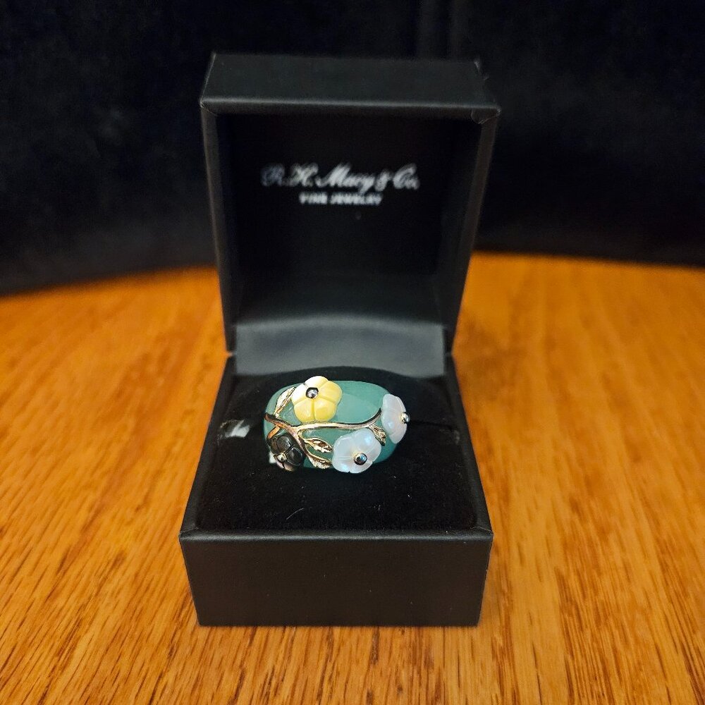 Brand NWT Jade and Multicolored Mother of Pearl Flower Ring